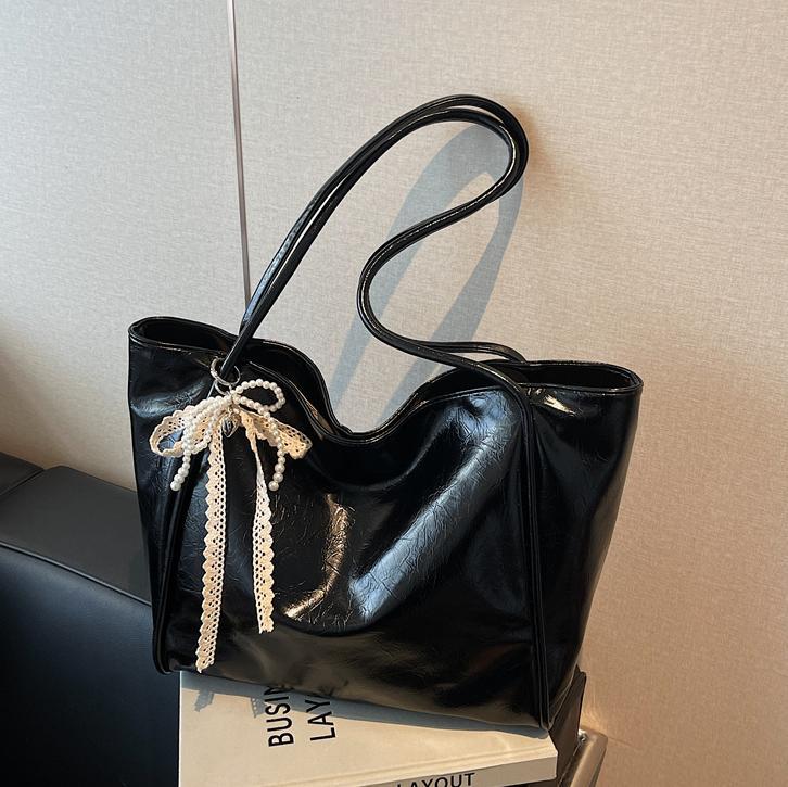 Bolso tote retro de piel encerada con aceite para mujer con colgante de lazo