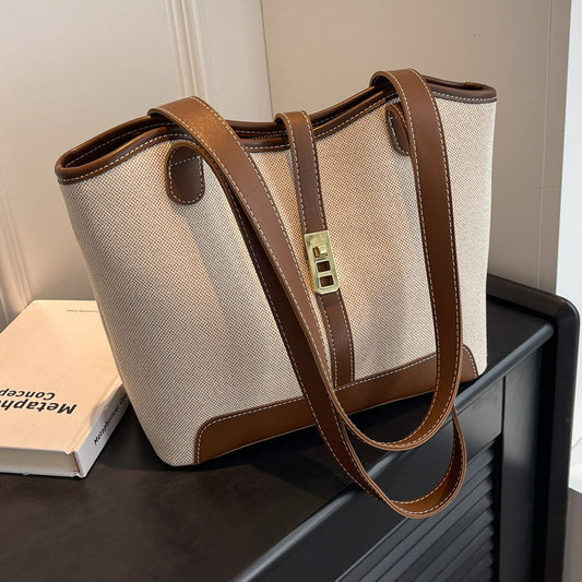Bolso tote vintage de gran capacidad con empalmes en contraste