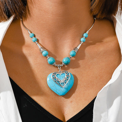Collar con colgante de corazón de amor verde bohemio