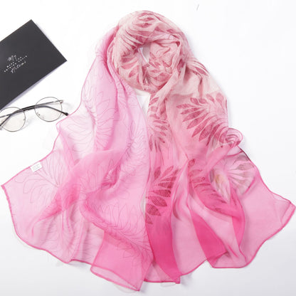 Bufanda de gasa con estampado de hojas degradadas para mujer