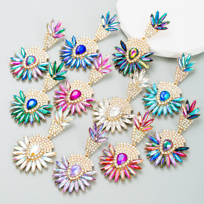 Pendientes bohemios exagerados de aleación con diamantes de imitación