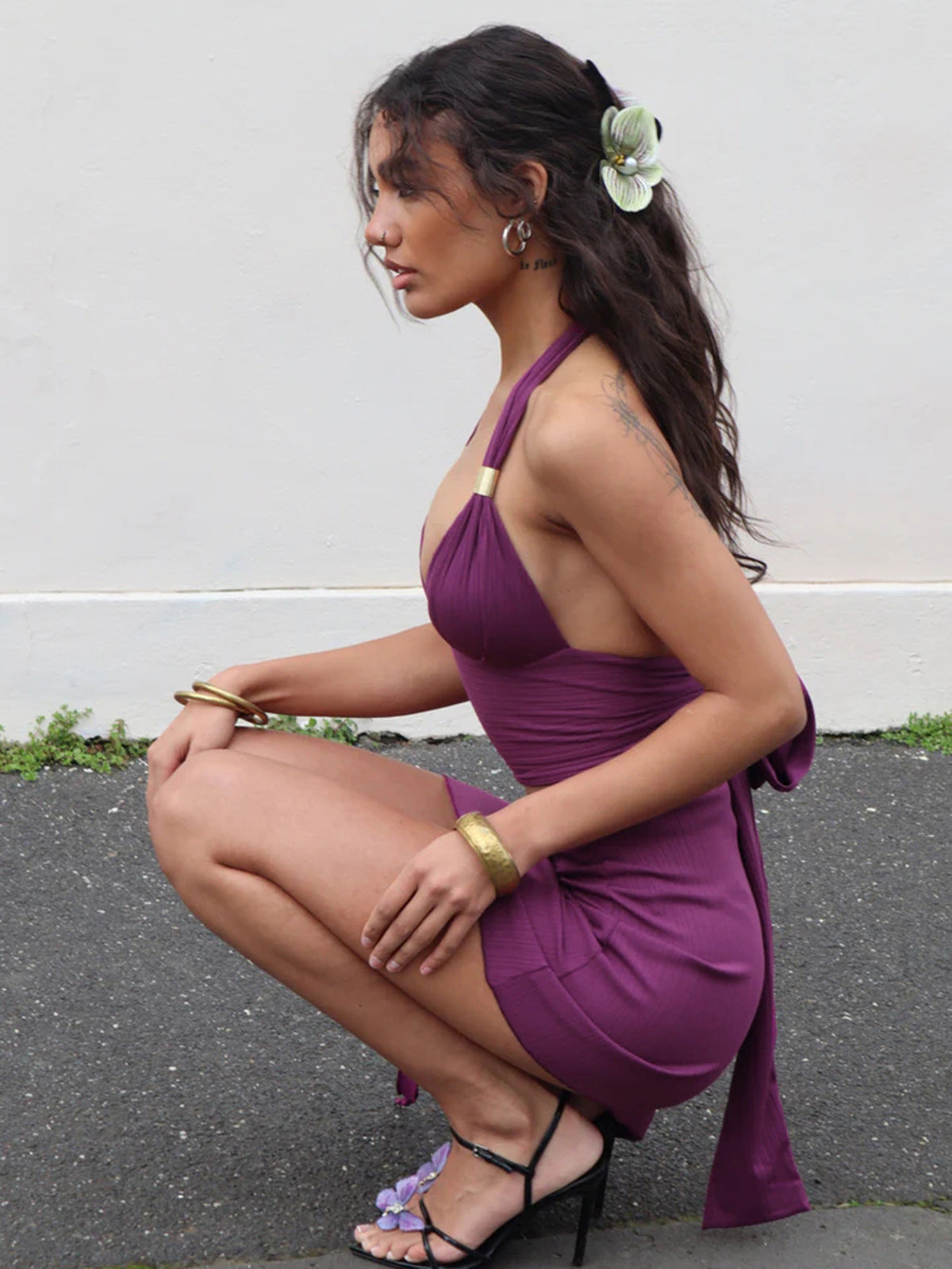 Conjunto de dos piezas de top halter sin mangas de color liso y falda con dobladillo irregular para mujer, estilo urbano