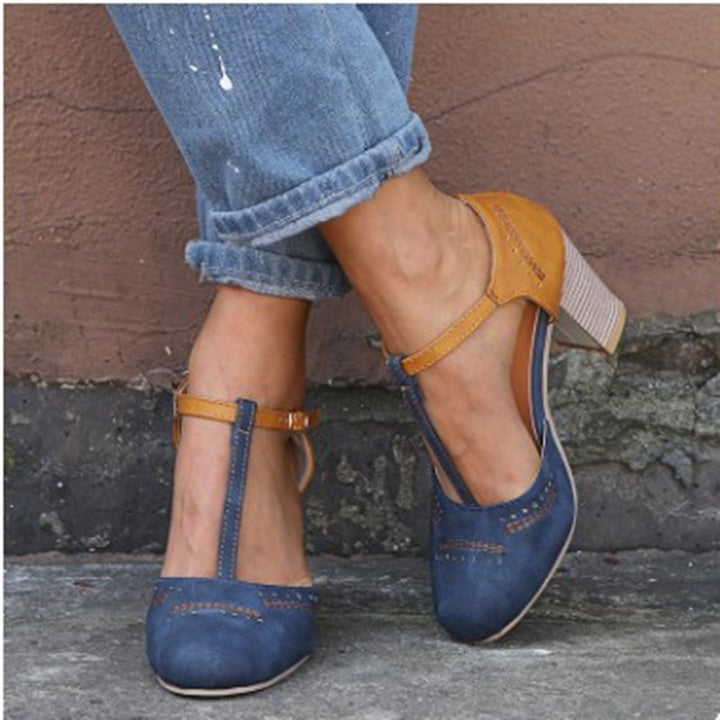 Zapatos negros de tacón alto