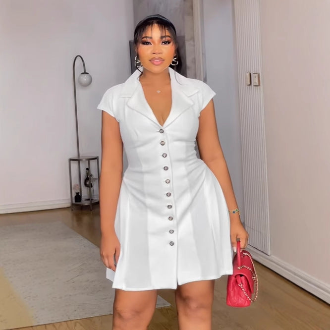 Robe élégante à manches courtes et coupe ajustée pour femme