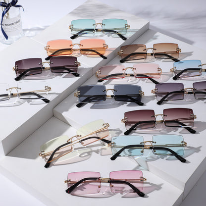Lunettes de soleil tendance sans monture en métal