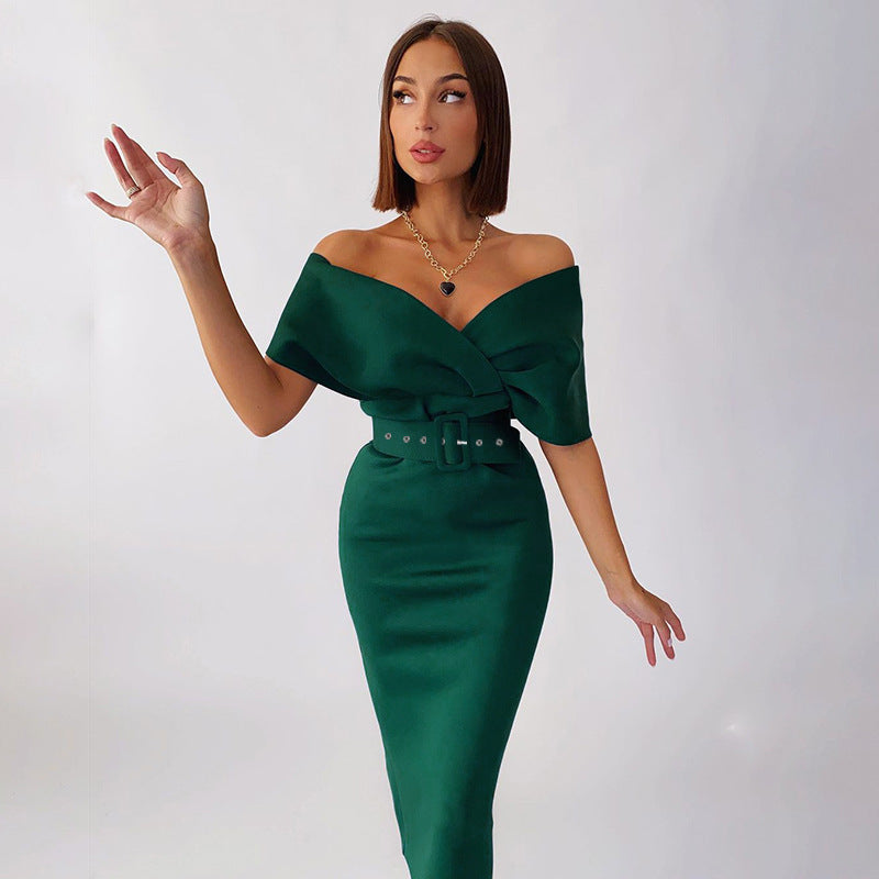 Vestido elegante de color liso con hombros descubiertos, cintura alta y corte ajustado para mujer.