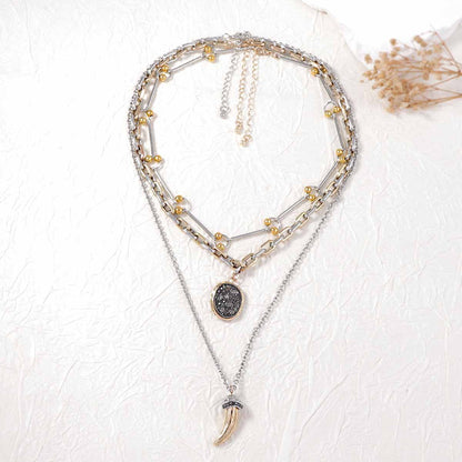 Conjunto de collar con colgante de cuerno de animal de aleación único y creativo para mujer