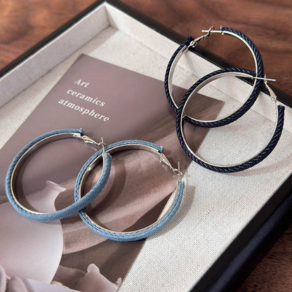 Boucles d'oreilles rondes en denim simples et tendance