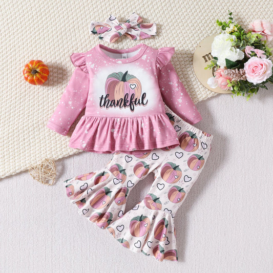 Conjunto de top y pantalones acampanados de manga larga con estampado de calabaza y letras de Halloween para niñas pequeñas