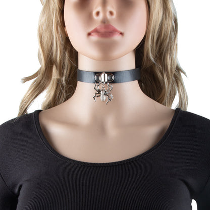 Gargantilla de cuero con colgante de araña punk de moda para Halloween para mujer
