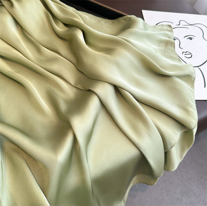 Elegante bufanda larga de satén de color liso para mujer