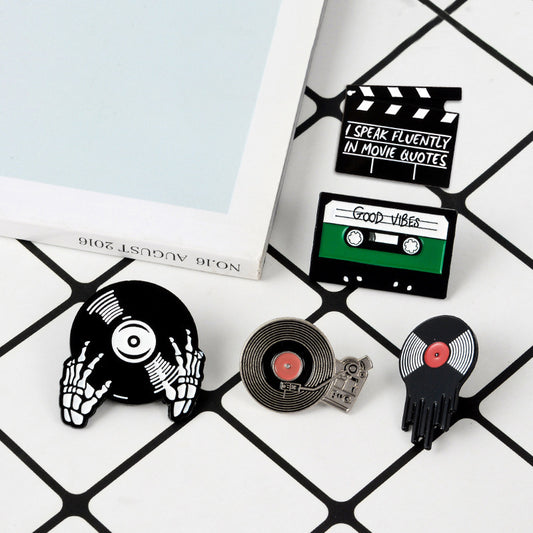 Broche en alliage motif tête de mort pour lecteur de disque rétro, mode Halloween pour femme