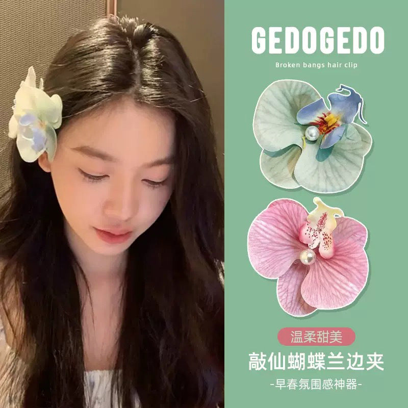 Accesorios florales para el cabello con mariposas para la playa