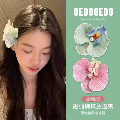 Accesorios florales para el cabello con mariposas para la playa