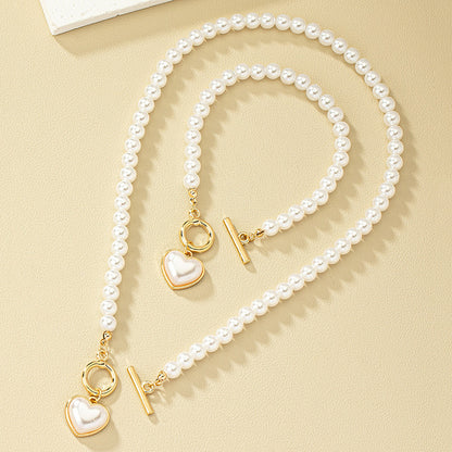 Elegante conjunto de joyas de perlas en forma de corazón