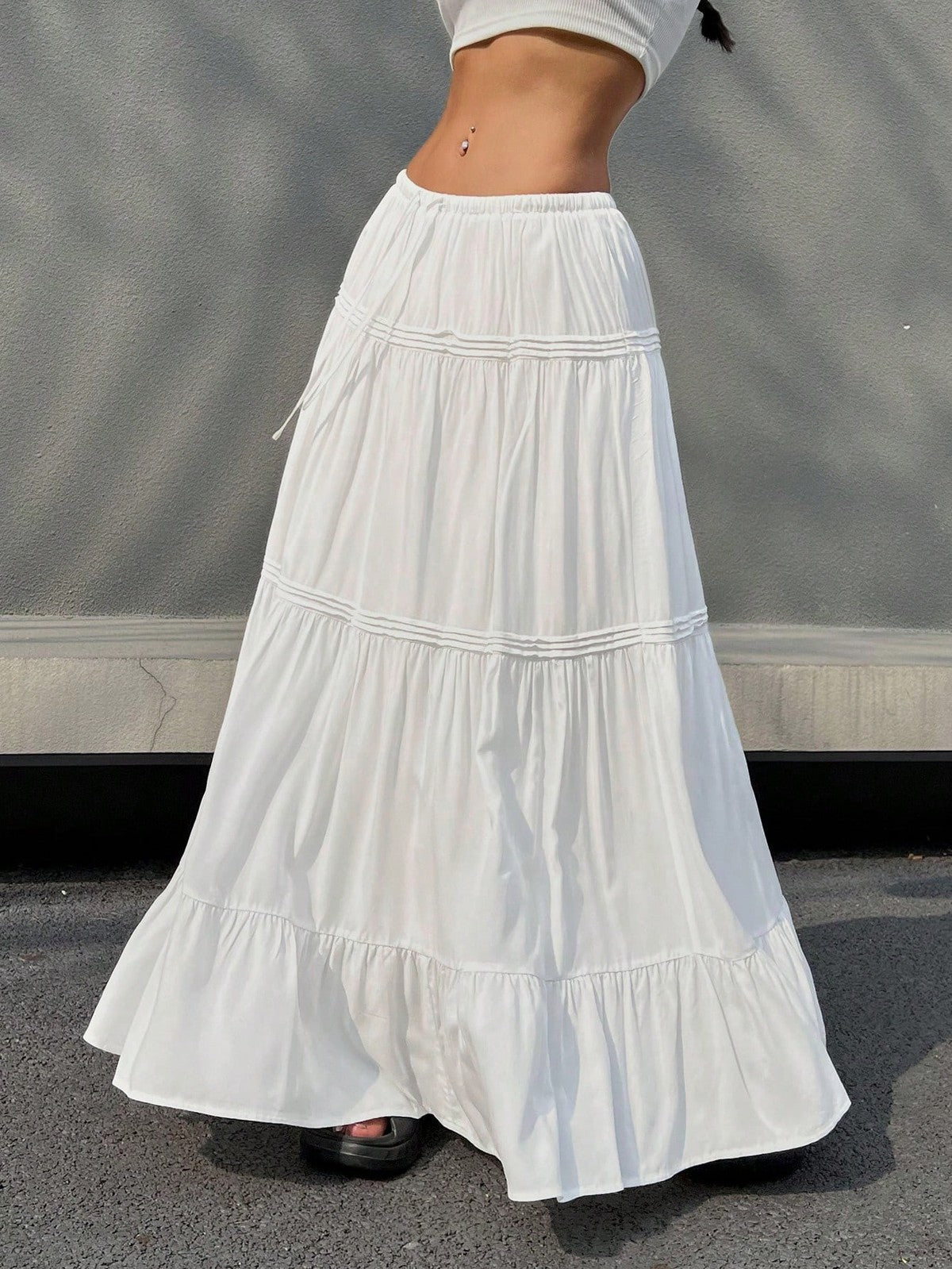 Falda plisada blanca informal de moda para mujer