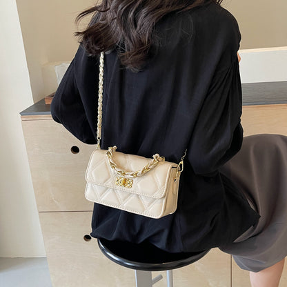 Bolso de hombro cuadrado con cadena de celosía de diamantes, estilo urbano, material de PU