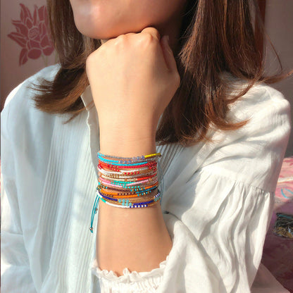 Pulsera bohemia multicolor de tres capas con cuentas, hecha a mano
