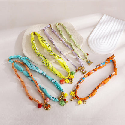 Collares de seda con colgante de letras inglesas y aceite de gota hechos a mano para mujer