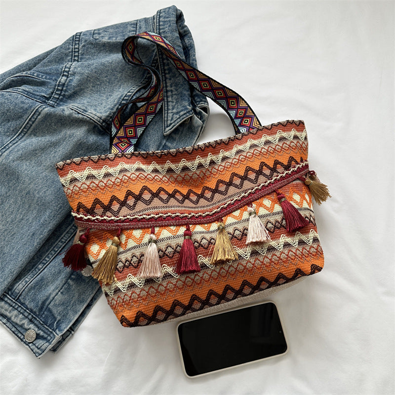 Bolso de mano de gran capacidad con borlas étnicas bohemias