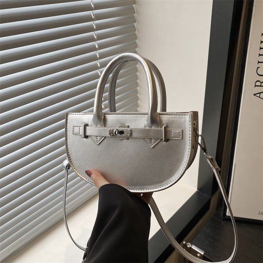 Bolso de hombro de diseño moderno para mujer, ideal para el día a día en verano.