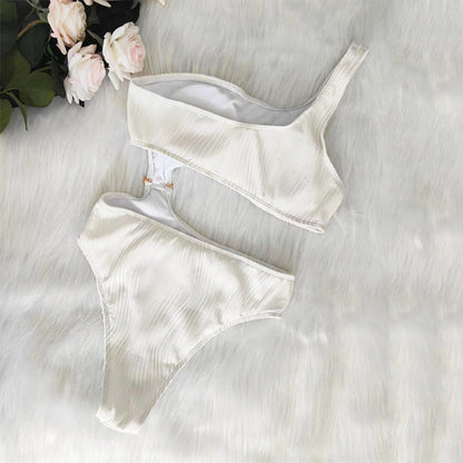 Traje de baño sexy de un solo hombro con huecos de color sólido para mujer