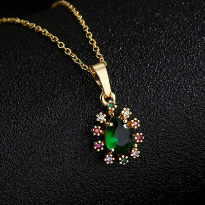 Collar con colgante de ojo malvado de circonita exquisita para mujer