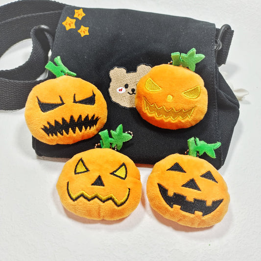 Broche de peluche de calabaza de Halloween con dibujos creativos