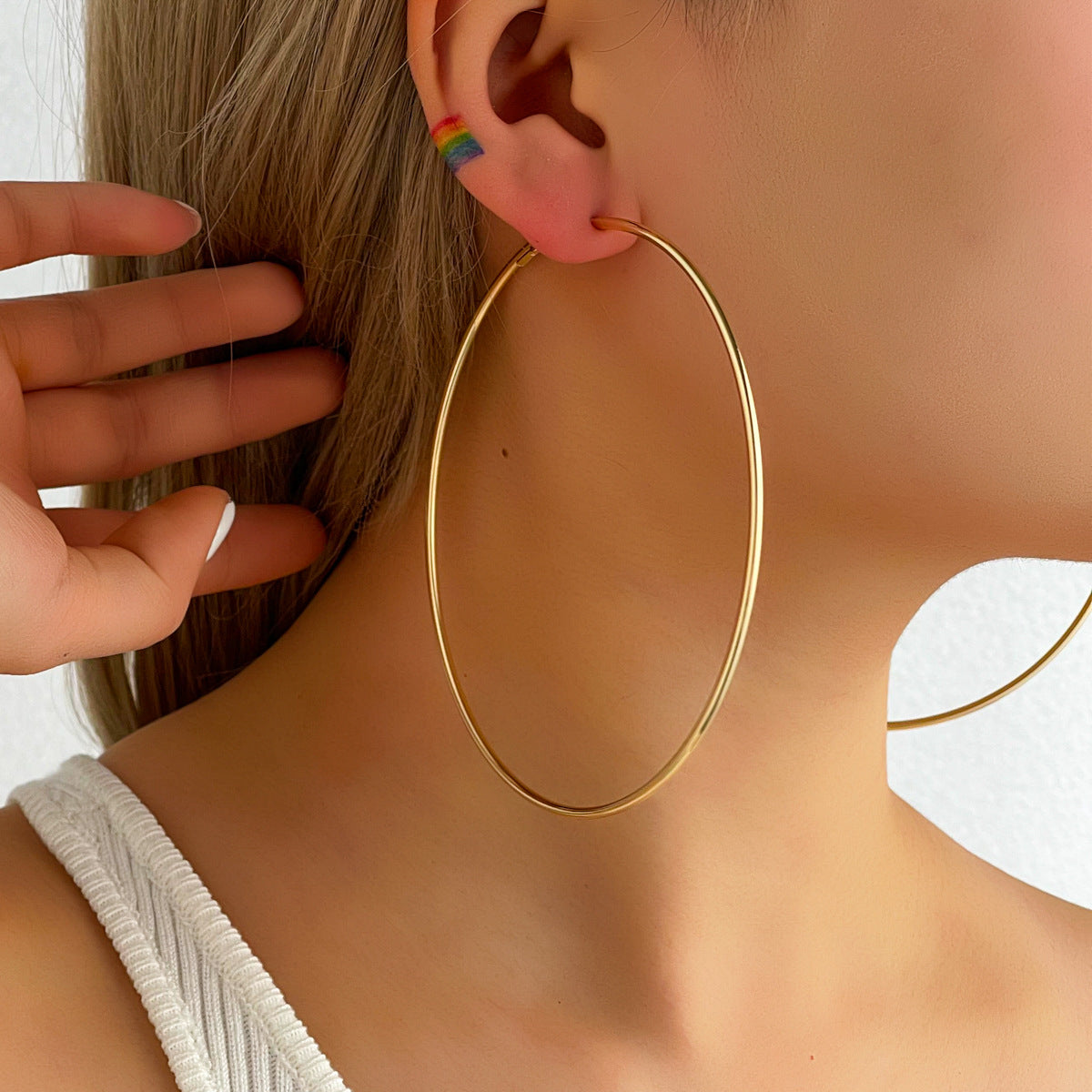 Personality Exaggerated Simple Hoop Earrings Gold Geometric Style