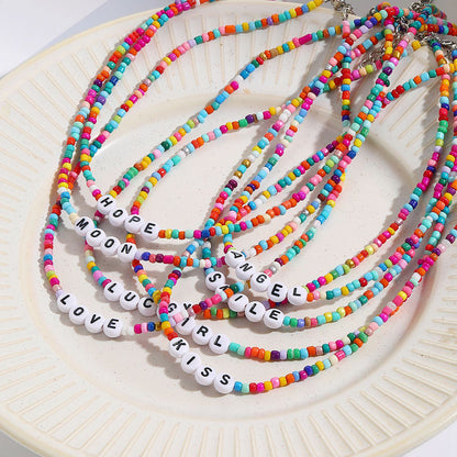 Collar bohemio sencillo de cuentas coloridas