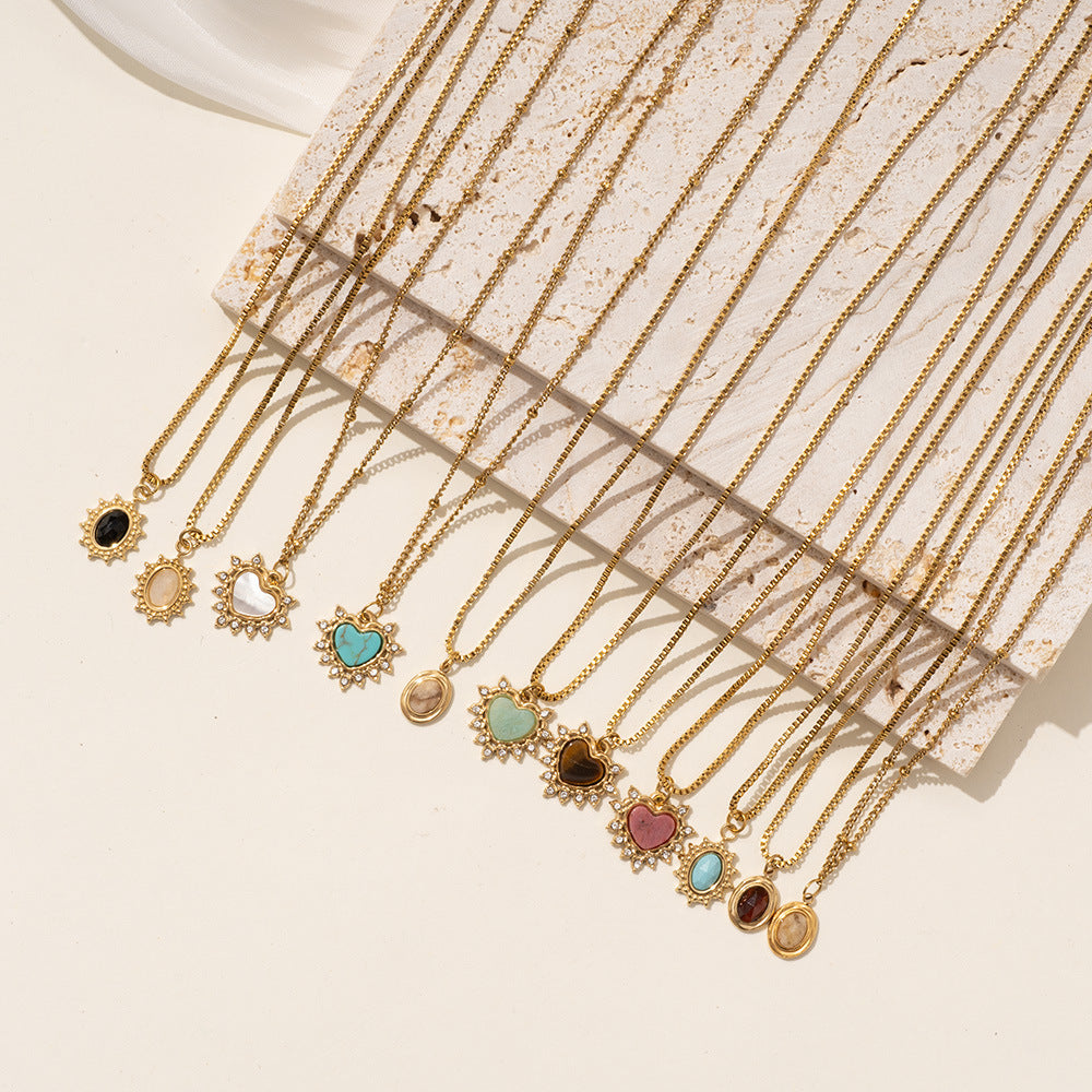 Collar sencillo de acero y titanio con piedras naturales y diseño de amor para mujer