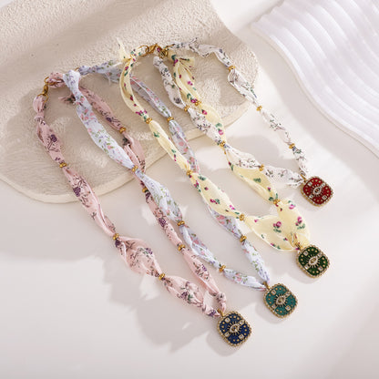 Collar con colgante de bufanda de seda con aceite multicolor a la moda para mujer