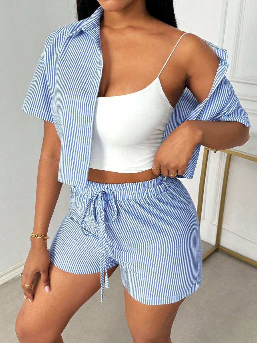 Conjunto informal de blusa a rayas con solapa y pantalones cortos con cordón para mujer