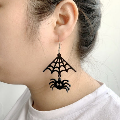 Pendientes colgantes de acrílico con diseño de araña de telaraña para Halloween para mujer
