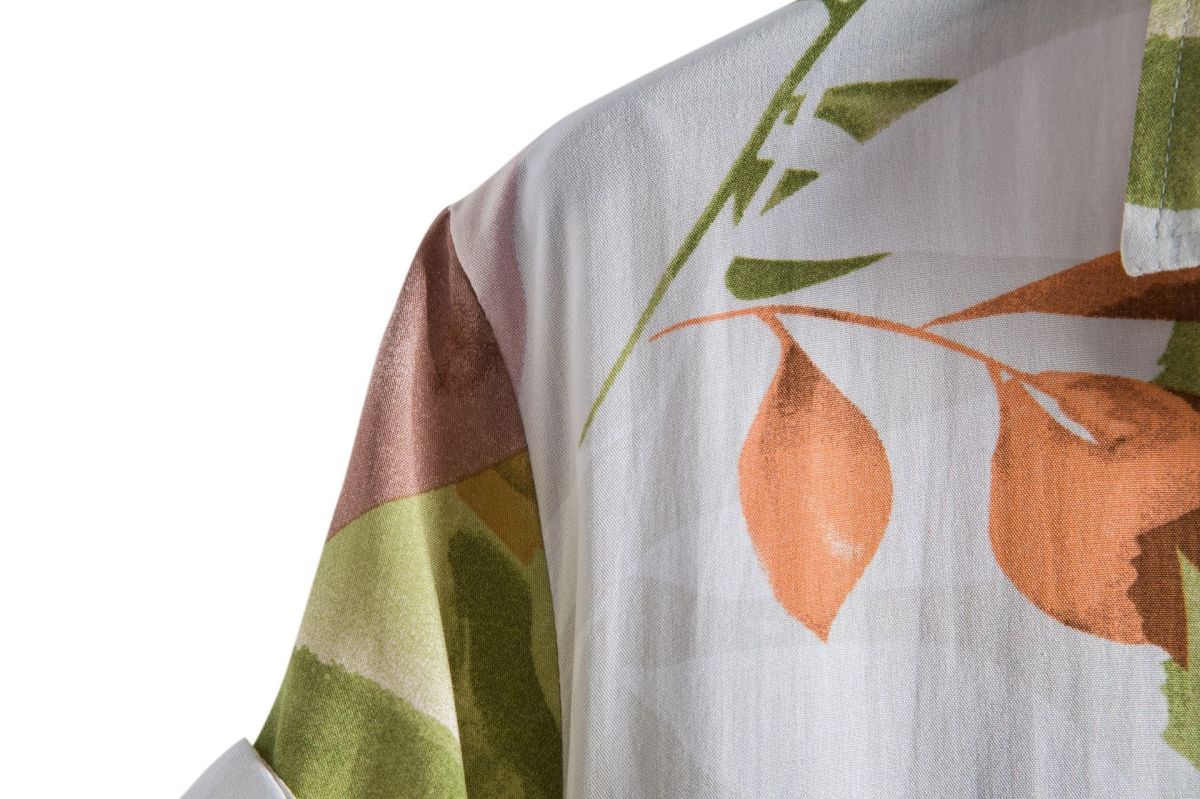 Camisa informal de verano con estampado de flores pequeñas para hombre