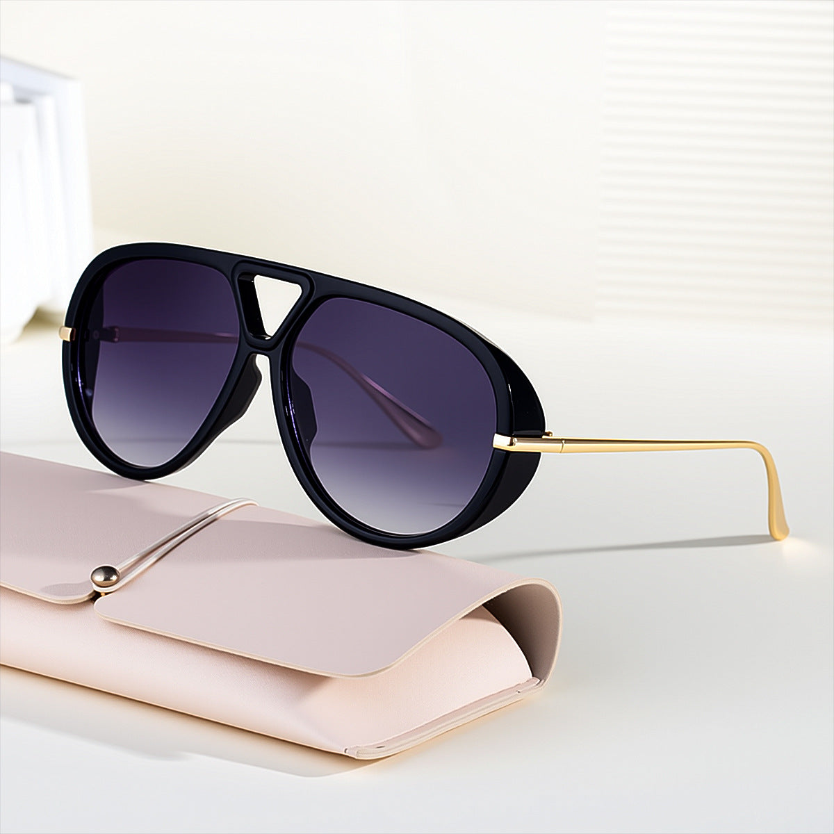 Gafas de sol de montura grande estilo punk retro de moda para mujer