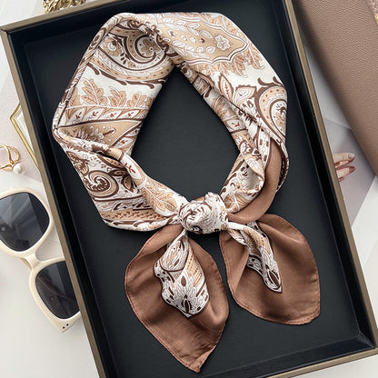 Pañuelo cuadrado de seda con flores de anacardo para mujer