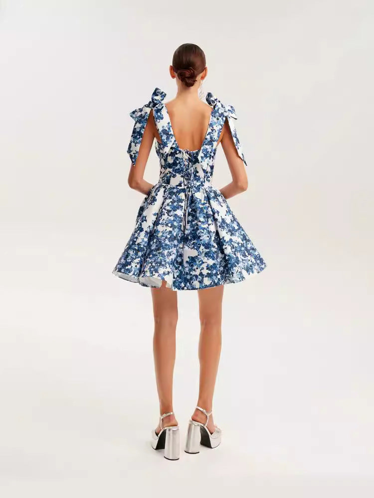 Robe fleurie élégante pour les vacances, à la mode pour femmes
