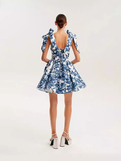 Robe fleurie élégante pour les vacances, à la mode pour femmes