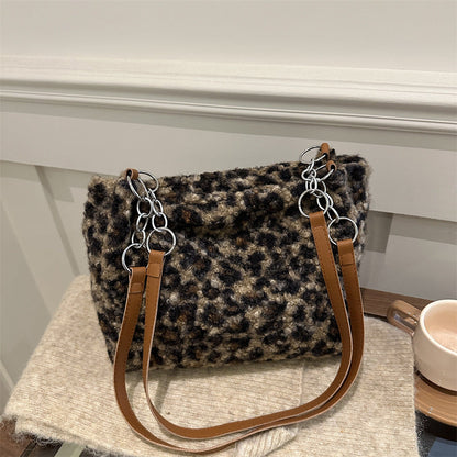 Bolso tote con cadena de peluche de leopardo para mujer