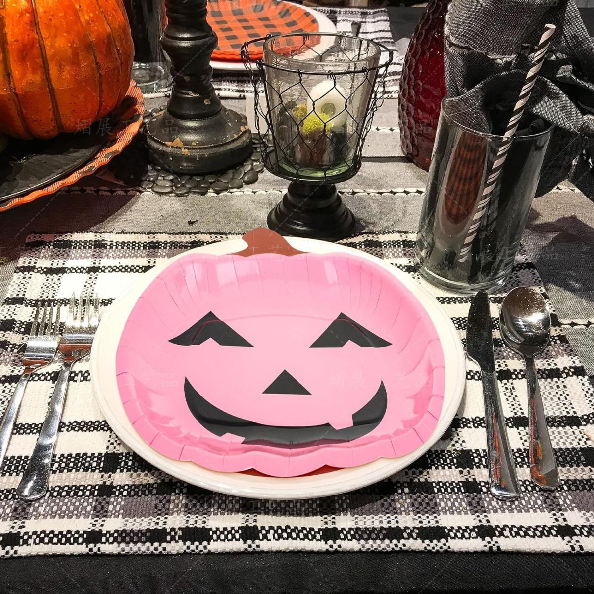 Halloween Pink Smiley Pumpkin 9-Inch Cake Plates 20 Pack