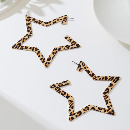 Boucles d'oreilles léopard exagérées creuses en forme d'étoile à cinq branches, style alliage