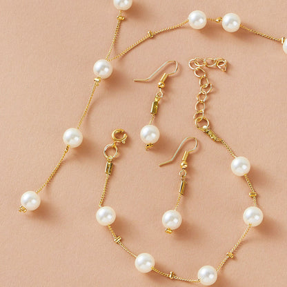 Conjunto de tres piezas de joyería elegante y sencilla con perlas de moda