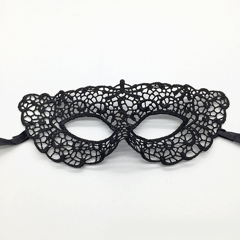 Masque de mascarade simple en dentelle noire pour femme, idéal pour une fête