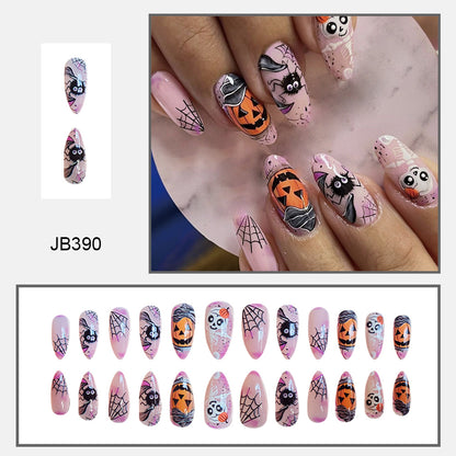 Ongles en toile d'araignée avec squelette de citrouille de dessin animé d'Halloween