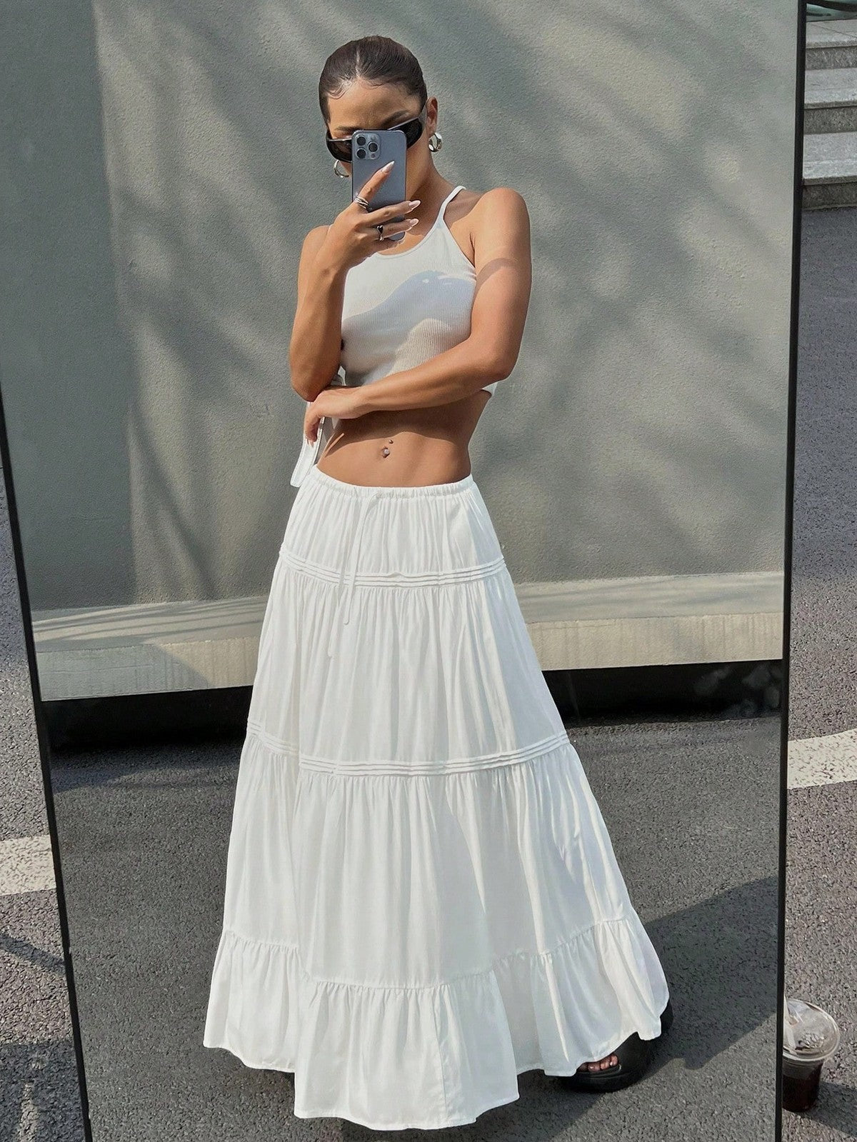 Falda plisada blanca informal de moda para mujer