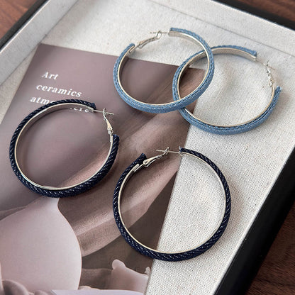 Boucles d'oreilles rondes en denim simples et tendance