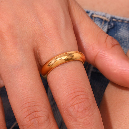 Women Fashion Simple Stainless Steel Ring in Gold