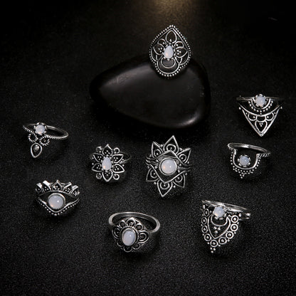 Anillo retro con gema y corona grabada exagerada para mujer