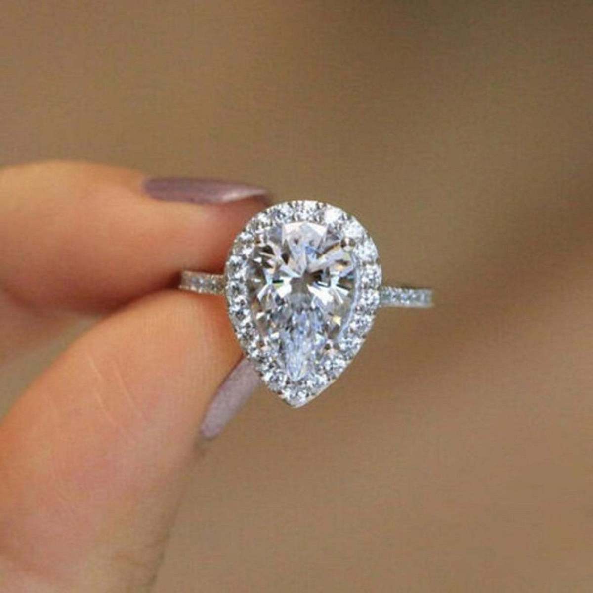 Conjunto de anillos de circonita en forma de gota para mujer